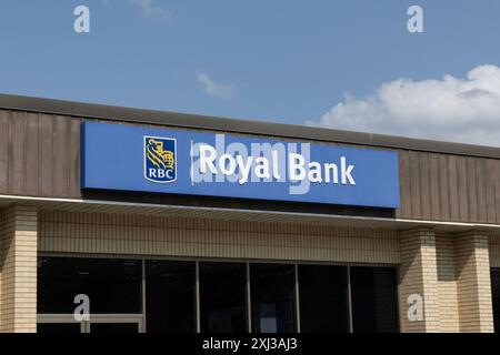 Windsor, ONT, 12. Juli 2024: Lokale Niederlassung der Royal Bank of Canada. RBC ist die größte Bank Kanadas nach Marktkapitalisierung. Stockfoto