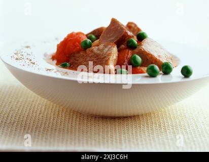 Thunfisch, Erbsen und Pfeffer-Eintopf Stockfoto