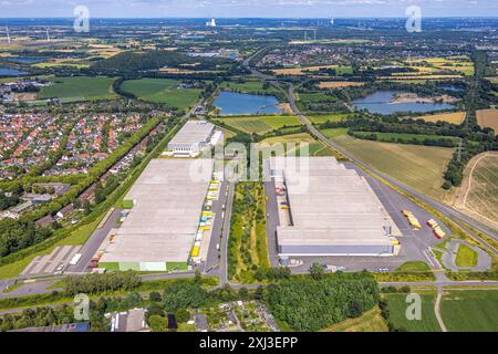 Luftbild, duisport logport IV, Logistik Gewerbegebiet, E-Commerce-Unternehmen Chal-Tec Fulfillment GmbH, Poco Logistik Zentrum, Norddeutschlandstraße, Bohnen Logistik am Vinnmannsweg, Baggersee Frika Kies, Fernsicht, Lintfort, Kamp-Lintfort, Ruhrgebiet, Nordrhein-Westfalen, Deutschland ACHTUNGxMINDESTHONORARx60xEURO *** Luftaufnahme, duisport logport IV, Logistik Gewerbegebiet, E-Commerce Firma Chal Tec Fulfillment GmbH, Poco Logistik Zentrum, Norddeutschlandstraße, Bohnen Logistik am Vinnmannsweg, Frika Kies Steinbruchteich, Fernsicht, Lintfort, Kamp Lintfort, Ruhrgebiet, Nordrhein-West Stockfoto