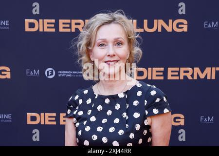 Dana Golombek bei der „die Ermittlung“ Filmpremiere am 16.07.2024 in Berlin Stockfoto