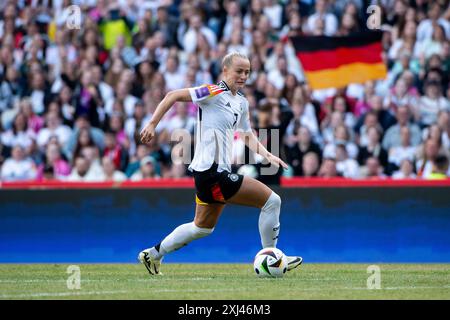 Lea Schueller (Deutschland, #07) am Ball, GER, Deutschland (GER) vs Oesterreich (AUT), DFB Frauen Nationalmannschaft, UEFA Frauen Fussball Frauen EM 2025 Qualifikation, 6. Spieltag, 16.07.2024 Foto: Eibner-Pressefoto/Michael Memmler Stockfoto