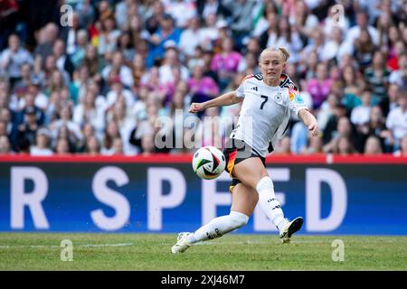 Lea Schueller (Deutschland, #07) am Ball, GER, Deutschland (GER) vs Oesterreich (AUT), DFB Frauen Nationalmannschaft, UEFA Frauen Fussball Frauen EM 2025 Qualifikation, 6. Spieltag, 16.07.2024 Foto: Eibner-Pressefoto/Michael Memmler Stockfoto