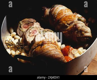 Geröstetes Lammfilet mit Nieren gerollt Stockfoto