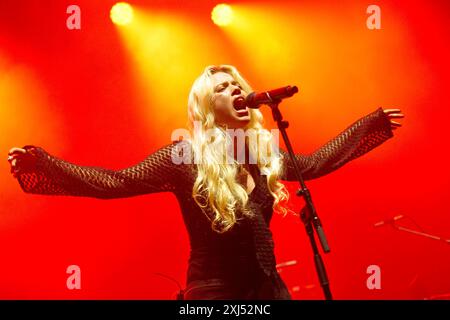 PAULA DALLA CORTE live auf der Fashion EP Show 2024 in der Berliner Uber Eats Music Hall am 24. Juni 2024 Stockfoto