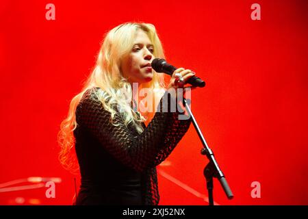 PAULA DALLA CORTE live auf der Fashion EP Show 2024 in der Berliner Uber Eats Music Hall am 24. Juni 2024 Stockfoto