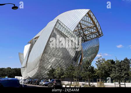 Fondation Louis Vuitton, privates Museum für moderne Kunst, Architekt Frank Gehry, Bois de Bologne, Paris, Ile de France, Frankreich, Europa, Futuristisch Stockfoto