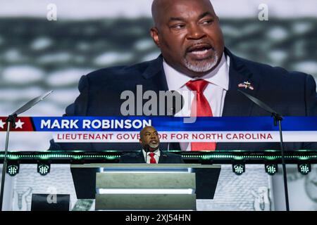 Vizegouverneur Mark Robinson (Republikaner von North Carolina) spricht auf dem Republican National Convention in Milwaukee, Wisconsin, am Montag, den 15. Juli 2024. Quelle: Annabelle Gordon/CNP Stockfoto