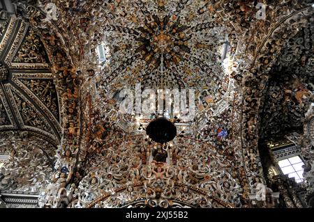 Kirche Iglesia Santa Maria de Tonantzintla, San Pedro Cholula, Puebla, Mexiko, Lateinamerika, Nordamerika, Mittelamerika, reich und reich Stockfoto