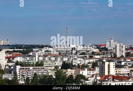 Blick auf den Funkturm, ICC und Rundfunk Berlin Brandenburg, rbb, 26.04.2024, Berlin, Berlin, Deutschland Stockfoto