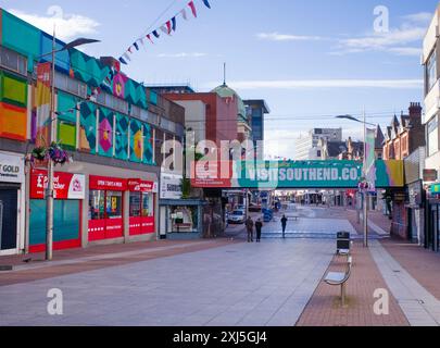 Southend on Sea High Street Geschäfte am frühen Abend Stockfoto