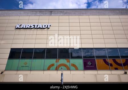 Einzelhandel, Kaufhaus-Kette Karstadt Galeria Kaufhof, Fassade, Logo, Spandau, Berlin, Deutschland Stockfoto