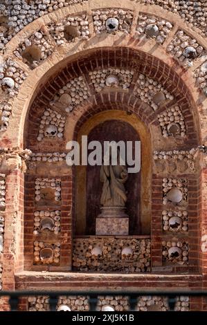 Capela dos Ossos oder Knochenkapelle, Kathedrale Igreja da SE Catedral de Faro, Altstadt, Faro, Algarve, Portugal Stockfoto