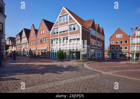 Holzstraße, Teil der Fußgängerzone mit der Hauptniederlassung der Volksbank Stade-Cuxhaven EG in Stade, Hansestadt, Stadtteil Stade, Unterer Stockfoto