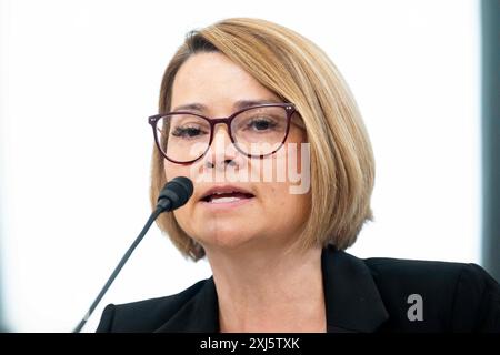 Washington, District of Columbia, USA. Juli 2024. MARYNA BAYDYUK, Präsidentin und Exekutivdirektorin von United Help Ukraine, sprach bei einem Briefing, das von der Kommission für Sicherheit und Zusammenarbeit in Europa (auch bekannt als Helsinki-Kommission der USA) zum Thema „Russlands Ökozid in der Ukraine: Environmental Destruction and the need for Accountability“ im US Capitol in Washington, DC (Credit Image: © Michael Brochstein/ZUMA Press Wire) NUR REDAKTIONELLE VERWENDUNG! Nicht für kommerzielle ZWECKE! Stockfoto