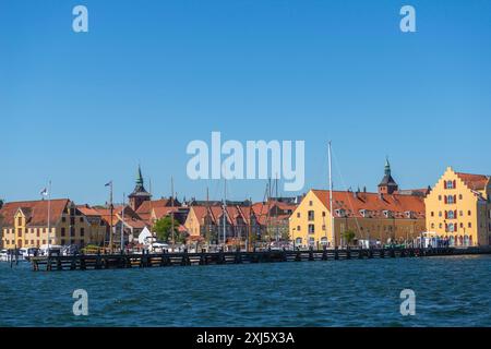 Maritimes Svendborg, Stadtbild, Yachthafen, Pier, Kirchtürme, historische Gebäude am Museumshafen, Great Belt, Ostsee, Fyn, Fyn Island, Dänemark Stockfoto