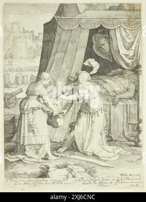 Kupferstich von Jan Saenredam nach Lucas van Leyden, der Judith mit Holofernes Kopf zeigt. Die Szene veranschaulicht die biblische Geschichte, die Mut, Handlung und dramatische Spannung betont. Stockfoto