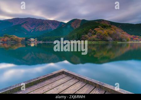 Tanuki-See im Fuji-Hakone-Izu-Nationalpark, Fujinomiya, Präfektur Shizuoka, Honshu, Japan Stockfoto
