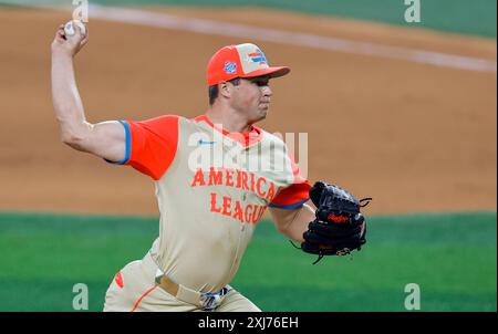 Arlington, Usa. Juli 2024. Pitcher Mason Miller von der Oakland Athletics liefert am Dienstag, den 16. Juli 2024, während des fünften Inning des All Star Game im Globe Life Field in Arlington, Texas, in die National League. Foto: Matt Pearce/UPI Credit: UPI/Alamy Live News Stockfoto