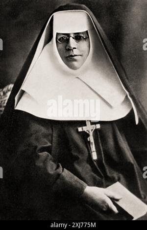 1908c. , USA: Die amerikanische Heilige Nonne Mutter Catherine Mary Drexel ( Katharine - Caterina - 1858 - 1955 ) aus einer sehr reichen Familie von Bankiers . 2000 wurde sie von Papst Johannes Paul II. Heiliggesprochen. Mutter Drexel ist die zweite Heilige, die in den USA geboren wurde. Sie tat ihr Bestes, um den armen Bevölkerungsgruppen der Indianer und Afrikaner zu helfen. Ihr Vater, ein bekannter Bankier, wurde kurz nach der Geburt seiner Tochter Witwer und heiratete zwei Jahre später Emma Bouvier ( Vorfahrin von Jaqueline Bouvier, Ehefrau von Präsident John Fitzgerald Kennedy ). Unbekannter Fotograf. - GESCHICHTE - FOTO STORICHE - SANTA - SAN Stockfoto