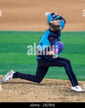 Arlington, Usa. Juli 2024. Der Philadelphia Phillies Pitcher Matt Strahm liefert am Dienstag, den 16. Juli 2024, während des siebten Inning des All Star Game im Globe Life Field in Arlington, Texas, in die American League. Foto: Matt Pearce/UPI Credit: UPI/Alamy Live News Stockfoto