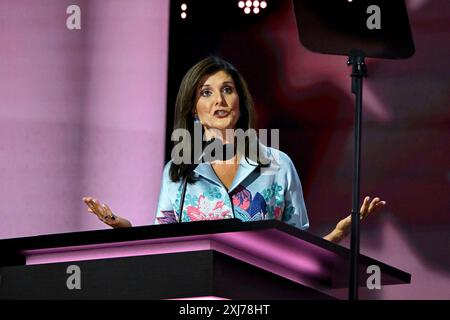 Milwaukee, Usa. Juli 2024. Der ehemalige UN-Botschafter Nikki Haley spricht am Dienstag, den 16. Juli 2024, auf der Republican National Convention 2024 im Fiserv Forum in Milwaukee, Wisconsin. Der Kongress, der vom 15. Bis 18. Juli stattfinden wird, findet Tage nach einem Attentat auf den ehemaligen Präsidenten Donald Trump bei einer Wahlkampfveranstaltung in Pennsylvania am 13. Juli statt. Foto: Matt Martin/UPI Credit: UPI/Alamy Live News Stockfoto
