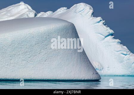 Eisformationen, Cierva Cove, Antarktis, Dienstag, 21. November 2023. Foto: David Rowland / One-Image.com Stockfoto