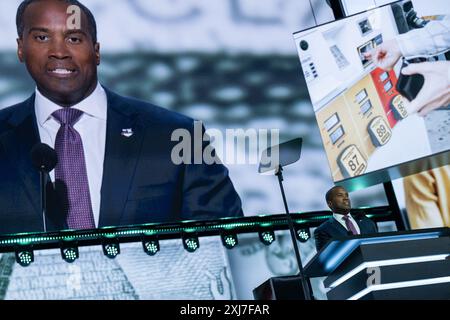 Milwaukee, Usa. Juli 2024. Der US-Repräsentant John James (Republikaner von Michigan) spricht am Montag, den 15. Juli 2024, auf dem Fiserv Forum auf dem Republican National Convention in Milwaukee, WI, USA. Foto: Annabelle Gordon/CNP/ABACAPRESS. COM Credit: Abaca Press/Alamy Live News Stockfoto