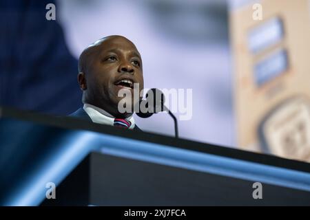 Milwaukee, Usa. Juli 2024. Wesley Hunt (Republikaner von Texas) spricht auf dem Republican National Convention in Milwaukee, WI, USA, am Montag, den 15. Juli 2024. Foto: Annabelle Gordon/CNP/ABACAPRESS. COM Credit: Abaca Press/Alamy Live News Stockfoto