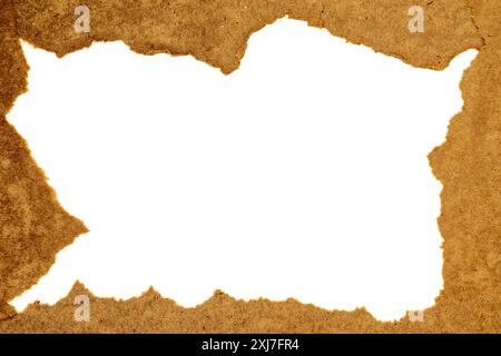 Ein zerrissenes Stück Papier mit weißem Hintergrund. Das Papier ist so zerrissen, dass es wie ein Rahmen aussieht Stockfoto