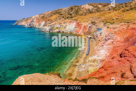 Der farbenfrohe Strand von Paleochori, die Insel Milos, die Kykladen, Griechenland Stockfoto