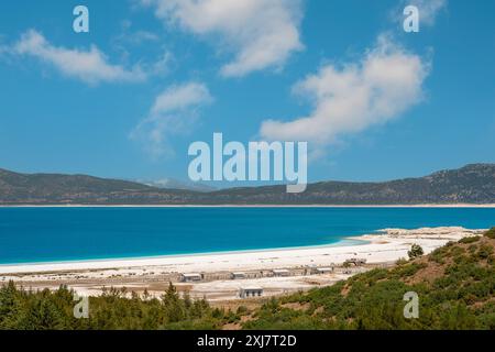 Türkisfarbener Salda See in Burdur Türkei. Türkischer Name Salda Golu Stockfoto