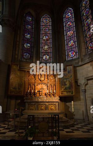 Details des Altarstückes in der Ypern St. Martin's Cathedral, nach dem Ersten Weltkrieg wieder in seine mittelalterliche Schönheit. Stockfoto