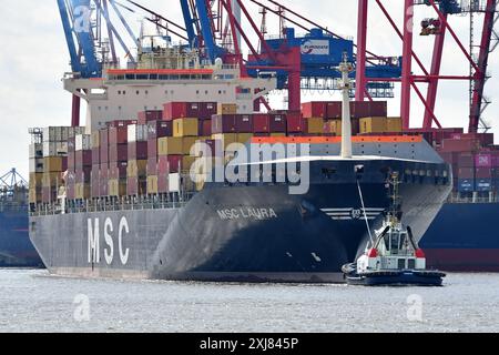 Containerschiff MSC LAURA, ausgehend vom Hamburger Hafen Stockfoto