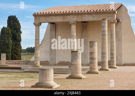 Empuries griechische und römische archäologische Ruinen. Rekonstruiertes Forum. Girona, Spanien Stockfoto