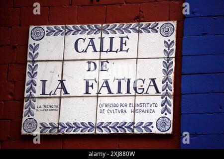 Straßenschild bogota Colombia calle de la Fatiga (Müdigkeitsstraße) Stockfoto