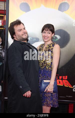 Hollywood, Vereinigte Staaten Von Amerika. Mai 2011. HOLLYWOOD, KALIFORNIEN - 22. MAI: Jack Black Tanya Haden bei der Premiere von DreamWorks Animation's 'Kung Fu Panda 2', die am 22. Mai 2011 im Grauman's Chinese Theatre in Hollywood, Kalifornien stattfand. Leute: Jack Black Tanya Haden Transmission Ref: MNC must Call if Interest Michael Storms Credit: Storms Media Group/Alamy Live News Stockfoto