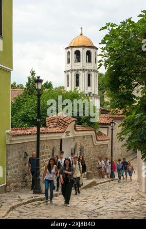 Gruppe von Touristen in der Heiligen Konstantin und Elena Kirche in der Altstadt von Plovdiv Bulgarien, Osteuropa, Balkan, EU Stockfoto