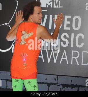 Brooklyn, Vereinigte Staaten Von Amerika. August 2013. NEW YORK, NY - 25. AUGUST: Eric Andre Richard Simmons nimmt am 25. August 2013 an den MTV Video Music Awards im Barclays Center 2013 im Brooklyn Borough of New York City Teil. Personen: Eric Andre Richard Simmons Credit: Storms Media Group/Alamy Live News Stockfoto