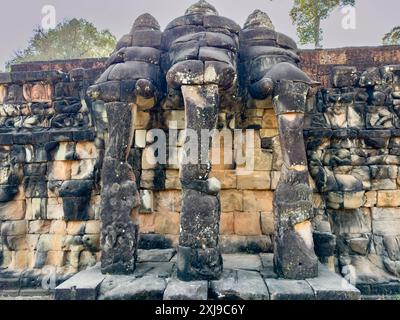 Die Terrasse der Elefanten, Teil der ummauerten Stadt Angkor Thom, eine Ruine Tempelanlage in Angkor, UNESCO-Weltkulturerbe, Kambodscha, Indochi Stockfoto