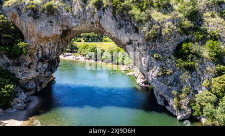 Luftlinie der Pont d Arc, Ardeche River Gorge, Ardeche, Auvergne-Rhone-Alpes, Frankreich, Europa Copyright: MichaelxRunkel 1184-12575 Stockfoto