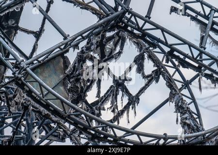 Göteborg, Schweden - 24. Februar 2024: Überreste des Wasserparks Liseberg Oceana nach dem Brand Stockfoto