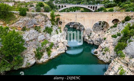 Luftaufnahme der Pont du Diable Saint-Jean-de-Fos, UNESCO-Weltkulturerbe, Causses und Cevennen, Herault, Occitanie, Frankreich, Europa Copyright: Michae Stockfoto