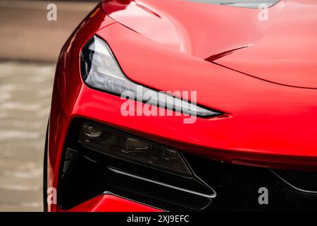 Göteborg, Schweden - 01. März 2024: Roter elektrischer SUV Lotus Eletre 2024 auf dem Display Stockfoto