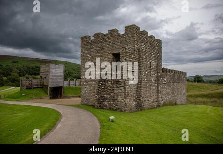 Die Ruinen von Vindolanda, einem römischen Hilfsfort (Castrum) südlich der Hadrian's Wall in Nordengland, das es früher datiert hat Stockfoto