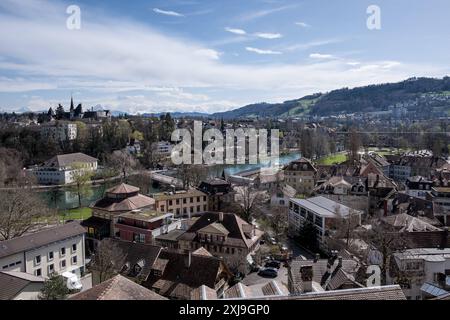 Stadtansicht von Bern, Bundesstadt und de facto Hauptstadt der Schweiz, vom zentralen Gebäude des Bundespalastes Schmidt aus gesehen Stockfoto