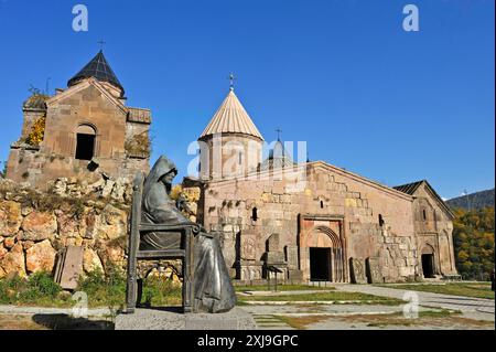 Statue von Mkhitar Gosh, 1130-1213, Schriftsteller, Denker, Priester, Gründer des Klosters Goshavank, Gosh Village, Dilijan National Park, Tavush Region, Armeni Stockfoto