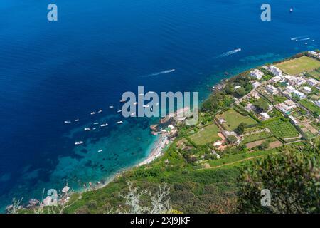 Blick auf Meer und Küste vom Anacapri Panorama Aussichtspunkt, Anacapri, Insel Capri, Bucht von Neapel, Kampanien, Italien, Mittelmeer, Europa Urheberrecht: Stockfoto