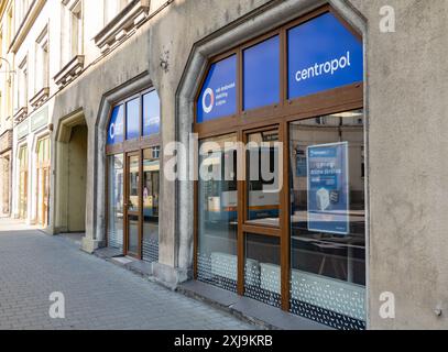 OSTRAVA, TSCHECHISCHE REPUBLIK - 13. SEPTEMBER 2023: Storefront von Centropol, Energieversorger in Tschechien Stockfoto