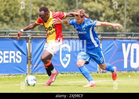 Genk, Belgien. Juli 2024. GENK, H. Essers Talent Park, 17.07.2024, Staffel 2024/2025, Freundschaftsspiel. Während des Spiels KRC Genk - Go Ahead Eagles (freundlich), GA Eagles Spieler Bobby Adekanye Credit: Pro Shots/Alamy Live News Stockfoto