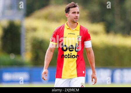 Genk, Belgien. Juli 2024. GENK, H. Essers Talent Park, 17.07.2024, Staffel 2024/2025, Freundschaftsspiel. Während des Spiels KRC Genk - Go Ahead Eagles (freundlich), GA Eagles Spieler Mats Deijl Credit: Pro Shots/Alamy Live News Stockfoto